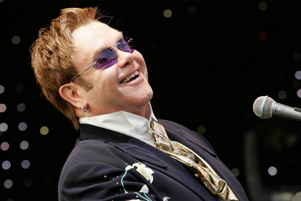 Elton John tocará en Barcelona